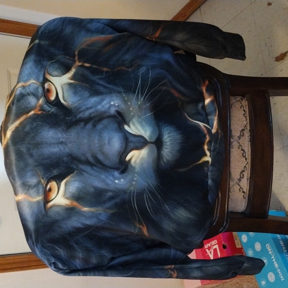 Awsome hooded Jacket no brand grey color of large animal head no labels at all - Picture 3 of 7